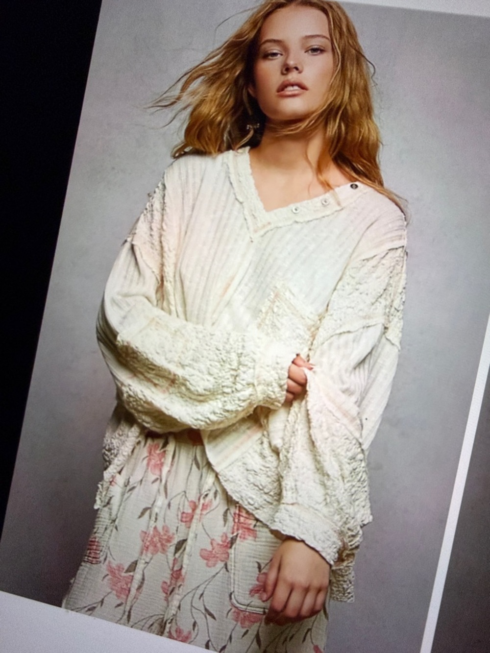 👀 ♥️POL V-Neck Long Sleeve Top with Stitch Detail- Off White